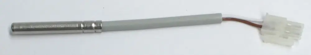 NTC-Sensor von Daikin mit einem Metallkörper und zwei Kabeln, die an einen Stecker angebracht sind. Ideal für Temperatureinsatz in Hybridsystemen.